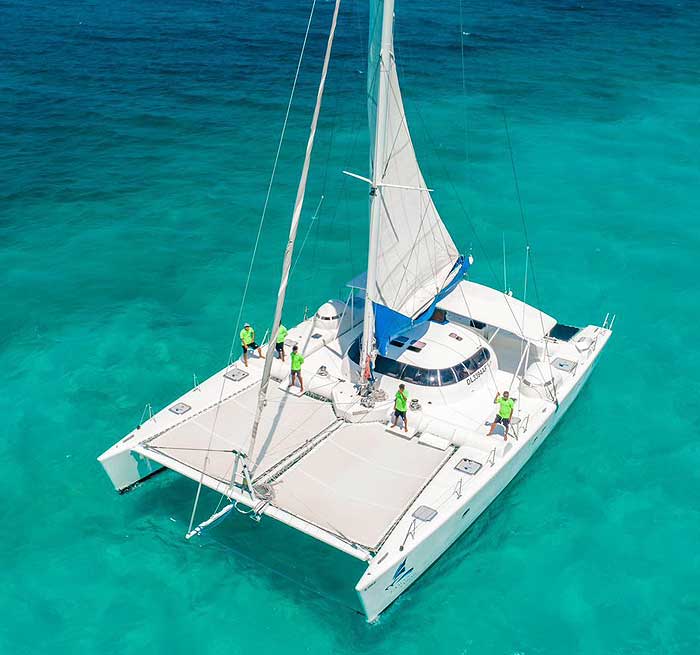 Cancun Yacht Charter for private Isla Mujeres tour